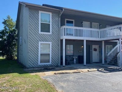 /international/us/3309-bridges-street-morehead-city-nc-110110294756/