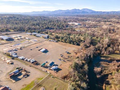 /international/us/8025-eastside-road-redding-ca-110103101931/