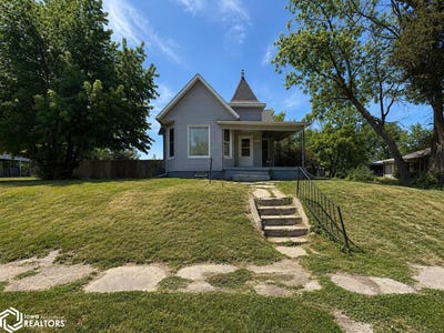 /international/us/1810-drake-avenue-centerville-ia-110109241930/
