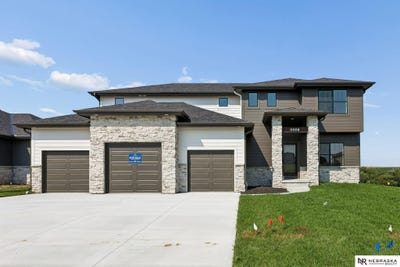 /international/us/11008-n-172-street-bennington-ne-110110272272/