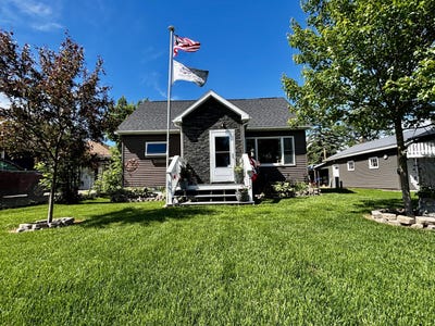 /international/us/212-w-9th-ave-sault-ste-marie-mi-110120515816/