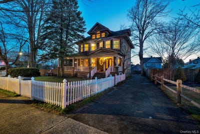 /international/us/320-s-bayview-avenue-freeport-ny-110107164416/