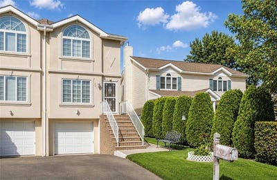 /international/us/285-robinson-avenue-staten-island-ny-110108585537/