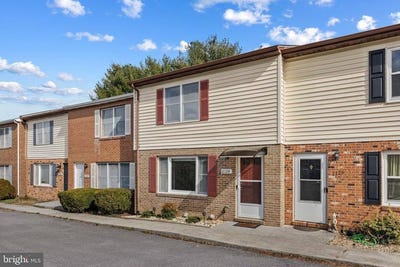 /international/us/1124-wadewood-court-woodstock-va-110101218154/