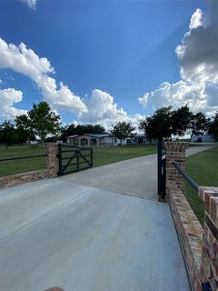 /international/us/18725-county-road-620-venus-tx-110100478541/