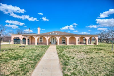 /international/us/14550-deer-valley-drive-carlsbad-tx-110106933755/