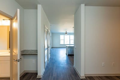 /international/us/2305-gathering-sq-court-fuquay-varina-nc-110100477141/