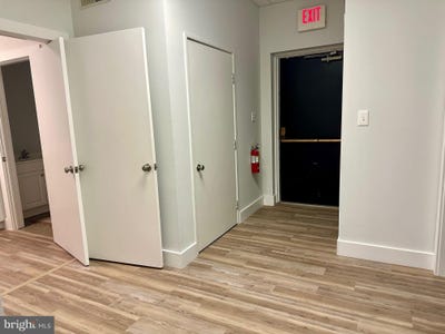 /international/us/6590-sunset-manor-drive-birdsboro-pa-110102444138/