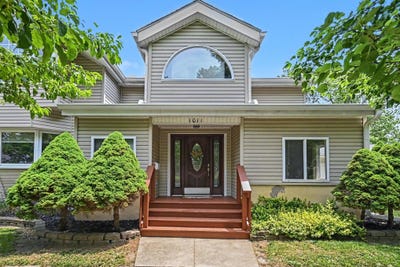 /international/us/1011-state-street-adrian-mi-110108713978/
