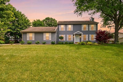 /international/us/w169n10806-redwood-lane-germantown-wi-110108846027/