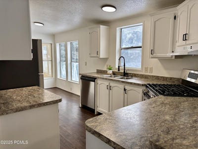 /international/us/260-s-300-east-heber-city-ut-110097501035/