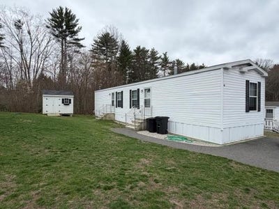 /international/us/19-atlas-place-derry-nh-110107609840/