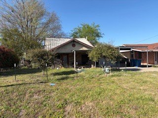 /international/us/1129-e-palestine-street-mexia-tx-110107197753/