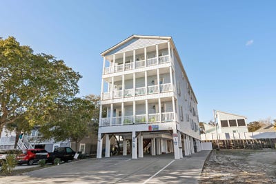 /international/us/304-s-hillside-dr-north-myrtle-beach-sc-110107452683/