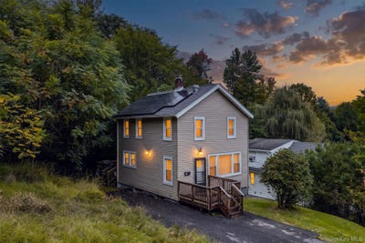 /international/us/19-nevins-street-ellenville-ny-110120057047/