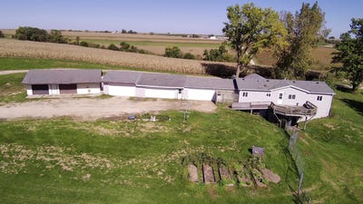 /international/us/12527-garthwaite-lane-mount-hope-wi-110120422585/