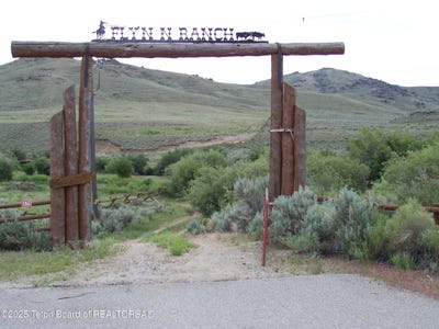 /international/us/570-st-hwy-353-boulder-wy-110100393063/