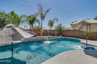 /international/us/8451-n-171st-drive-n-waddell-az-110106763671/