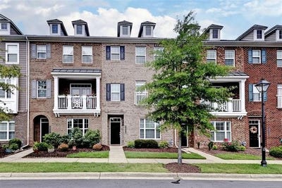 /international/us/4939-settlers-market-boulevard-williamsburg-va-110119468446/