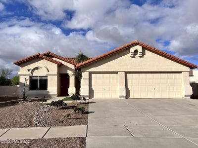 /international/us/8679-n-ahwatukee-way-tucson-az-110108467012/