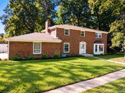 /international/us/2601-w-berkshire-drive-muncie-in-110110372224/