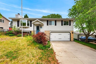 /international/us/919-squire-ln-west-bend-wi-110108746429/