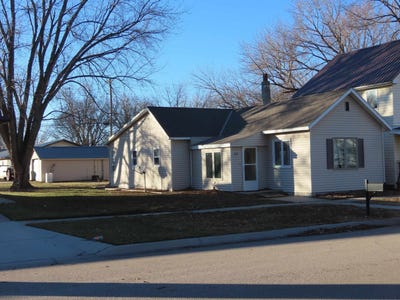 /international/us/412-esplanade-st-bellwood-ne-110109183661/