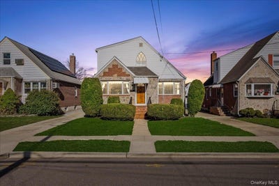 /international/us/214-central-boulevard-new-hyde-park-ny-110106723373/