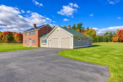 /international/us/9-olde-heritage-place-winslow-me-110120488721/