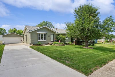 /international/us/4949-cypress-drive-pleasant-hill-ia-110108470363/