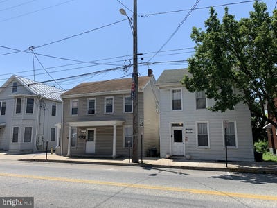 /international/us/38-n-earl-street-shippensburg-pa-110100472134/