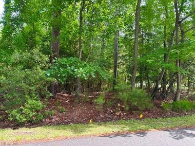 /international/us/713-ship-point-road-yorktown-va-110108408603/