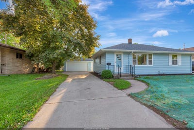 /international/us/1625-wisconsin-street-oshkosh-wi-110108294233/