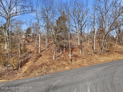 /international/us/520-edgemont-road-stroudsburg-pa-110104634636/