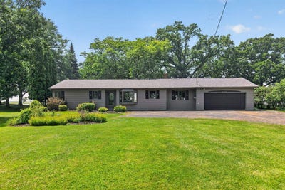 /international/us/2507-edgewood-lane-oshkosh-wi-110119408392/