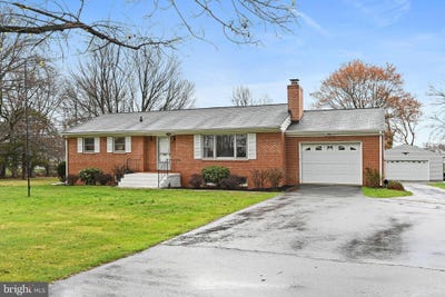 /international/us/1396-s-king-street-leesburg-va-110106930724/