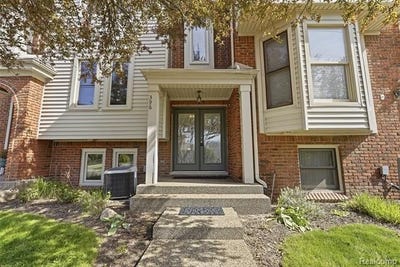 /international/us/396-w-ann-arbor-trail-plymouth-mi-110107892626/