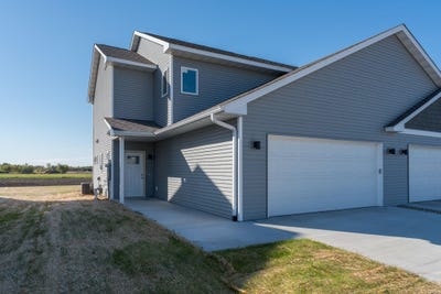 /international/us/3117-3119-noble-drive-mankato-mn-110120027049/