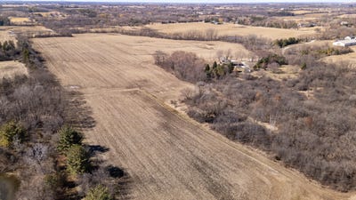 /international/us/8319-w-3-mile-rd-franksville-wi-110106204895/