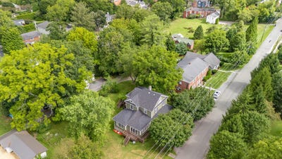 /international/us/450-s-lafayette-st-lewisburg-wv-110101681740/