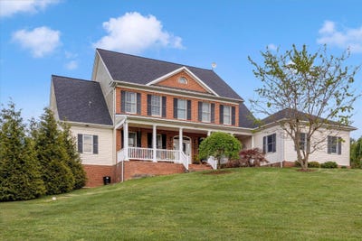 /international/us/14746-new-windsor-road-new-windsor-md-110107460827/
