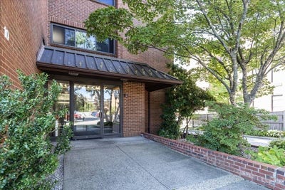 /international/us/10-norman-street-salem-ma-110119766239/