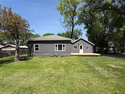 /international/us/1514-trott-avenue-sw-willmar-mn-110108383127/
