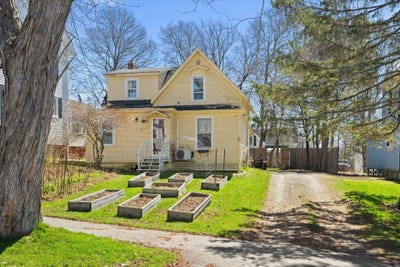 /international/us/60-6th-street-bangor-me-110107701177/