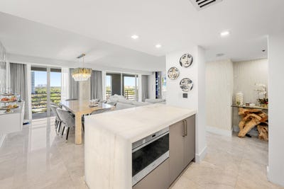 /international/us/2025-brickell-avenue-miami-fl-110097964266/