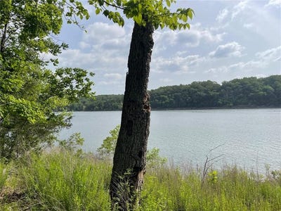 /international/us/28190-willow-ln-eagle-rock-mo-110100400596/