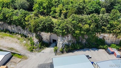 /international/us/20-cave-industrial-drive-crystal-city-mo-110101438833/?lang=en
