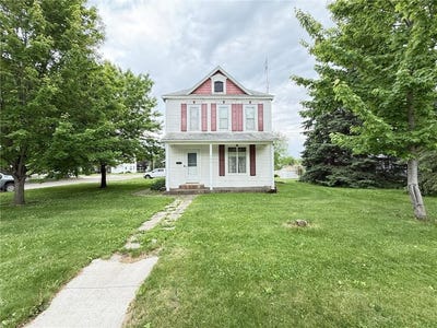 /international/us/324-e-maple-street-sacred-heart-mn-110108426010/