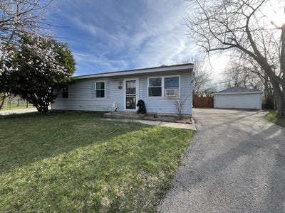 /international/us/225-malibu-drive-bolingbrook-il-110107077585/
