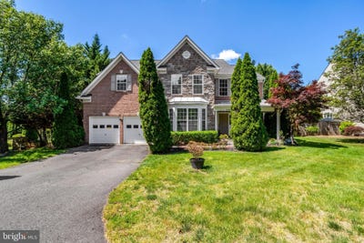 /international/us/4900-sunset-lane-annandale-va-110108438409/